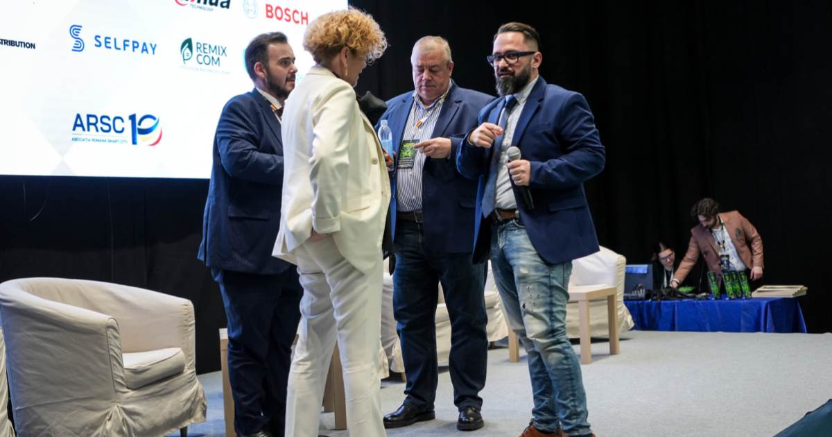 Green Energy Summit 2026 - panel pe scena principală